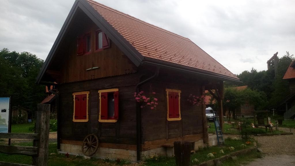 Rooms Ma La Karlovac Exterior foto